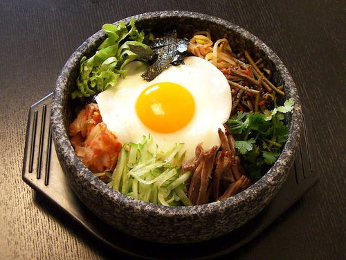 美石記石鍋拌飯加盟指南 費(fèi)用、條件與代理優(yōu)勢解析